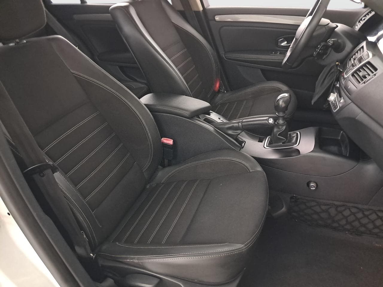 2012 Renault LAGUNA - 23