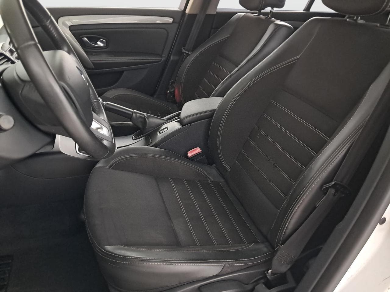 2012 Renault LAGUNA - 31