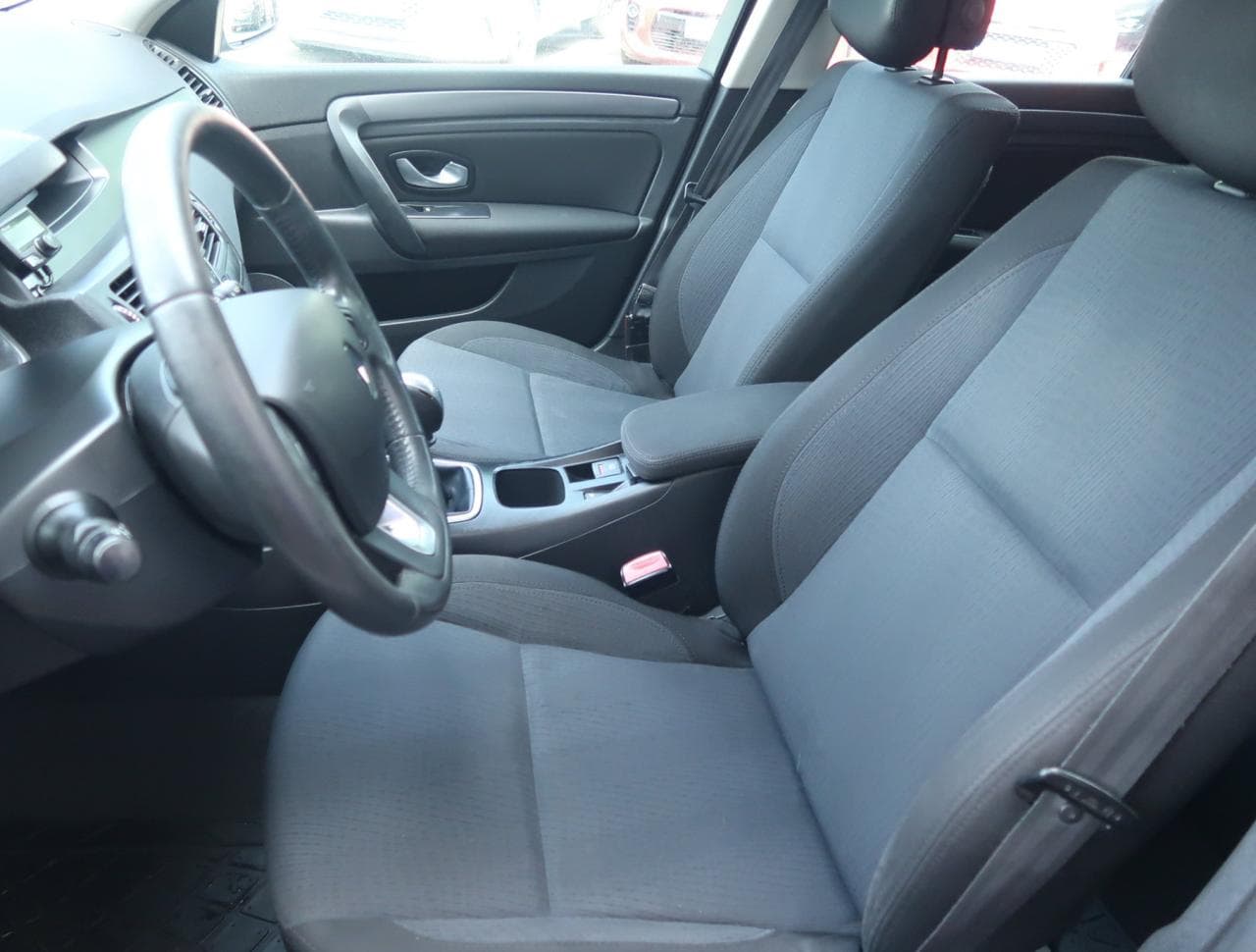 2009 Renault LAGUNA - 29