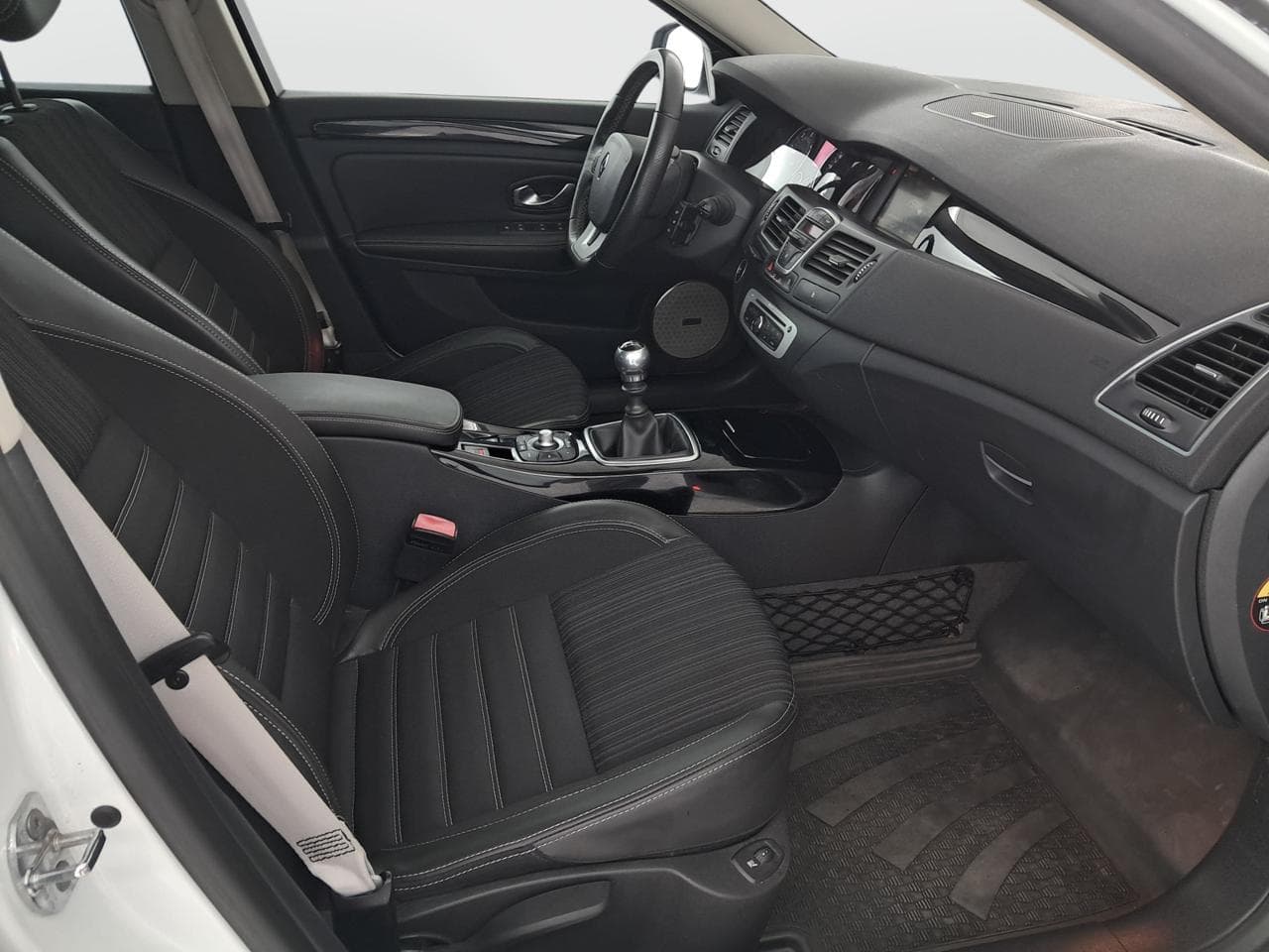 2015 Renault LAGUNA - 12