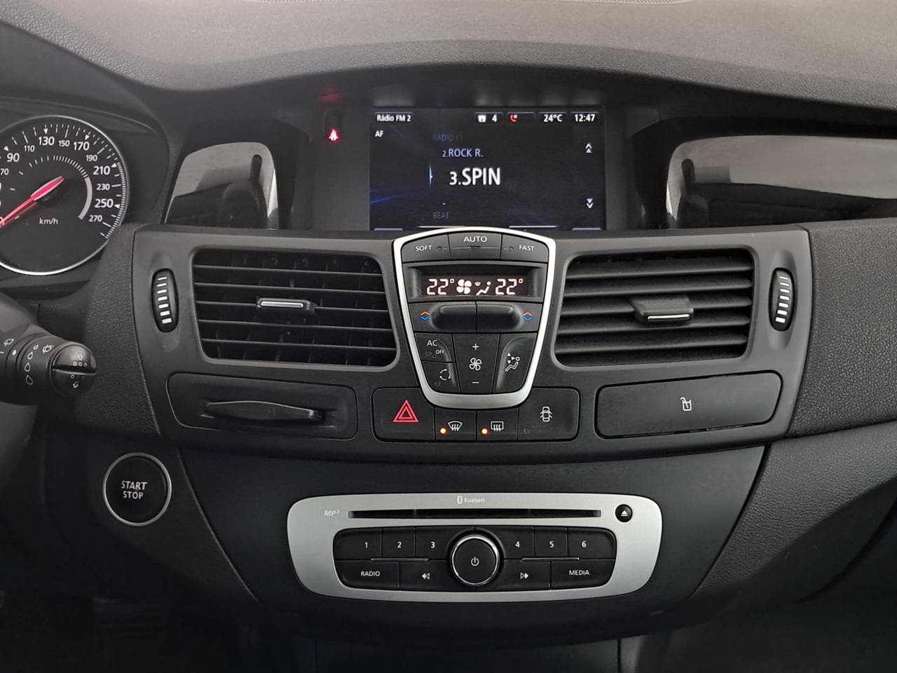 2015 Renault LAGUNA - 18