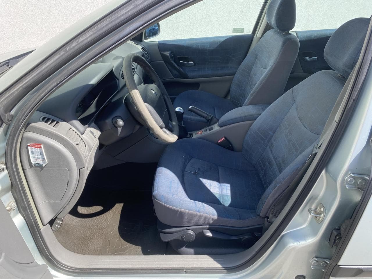 2002 Renault LAGUNA - 9