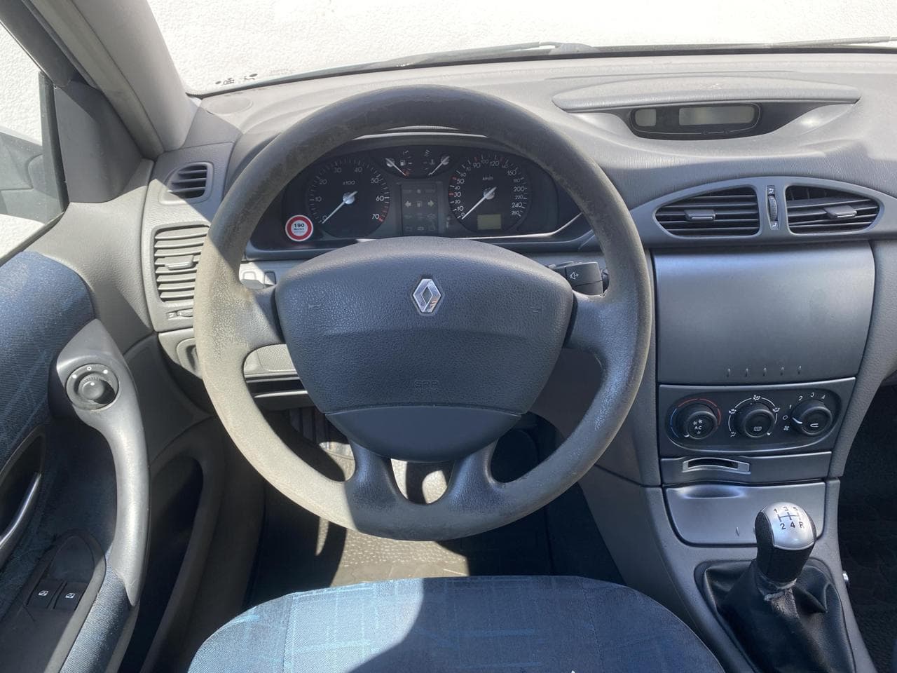 2002 Renault LAGUNA - 11