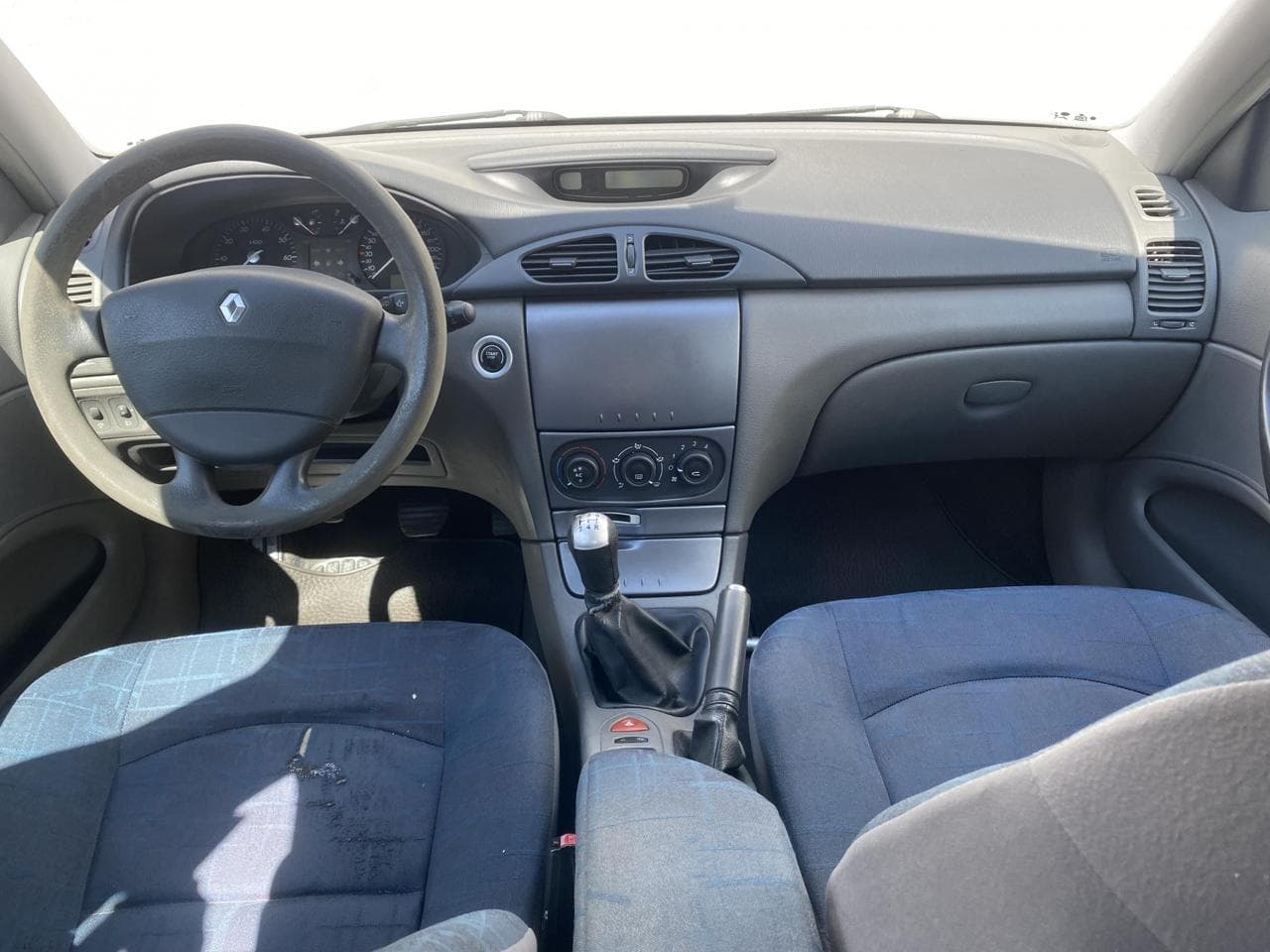 2002 Renault LAGUNA - 8
