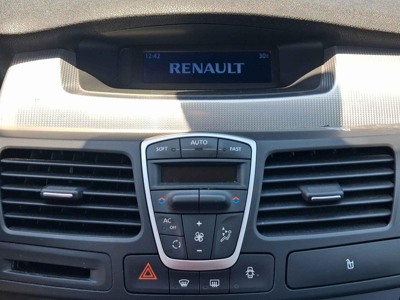 2013 Renault LAGUNA - 21