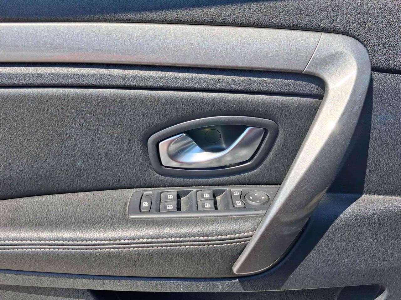 2013 Renault LAGUNA - 19