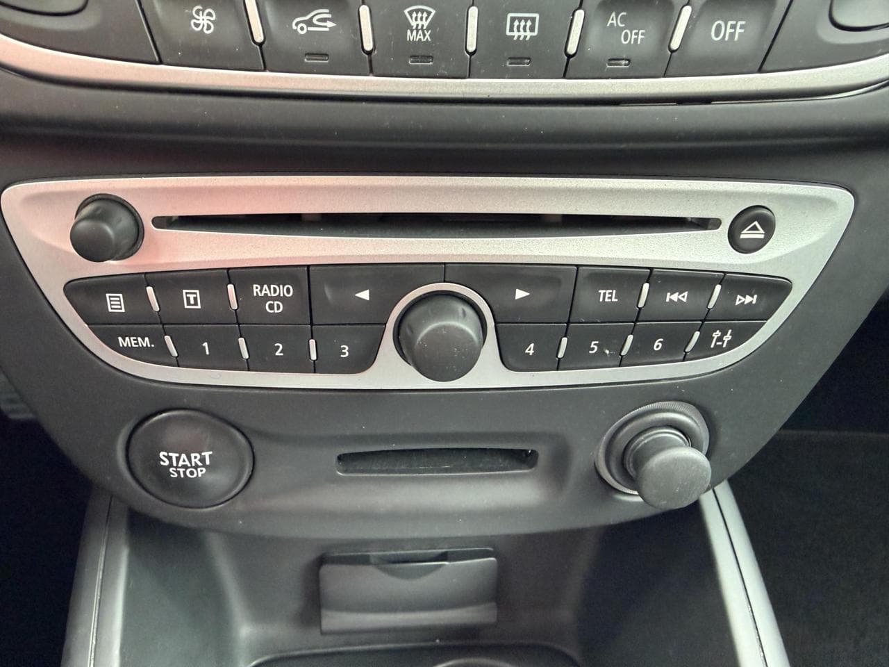 2010 Renault MEGANE - 15