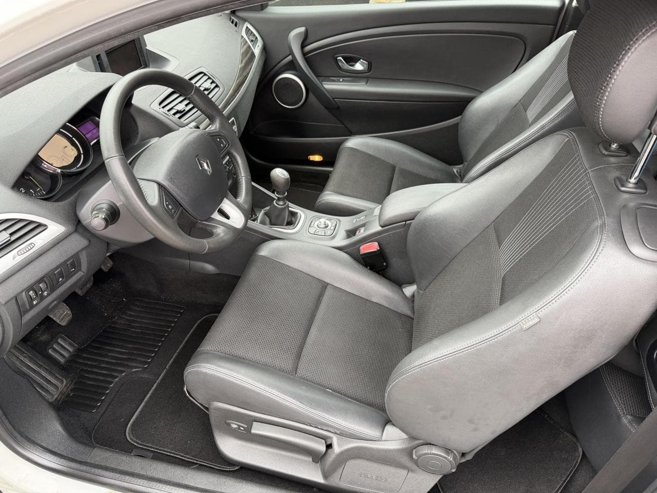 2010 Renault MEGANE - 8