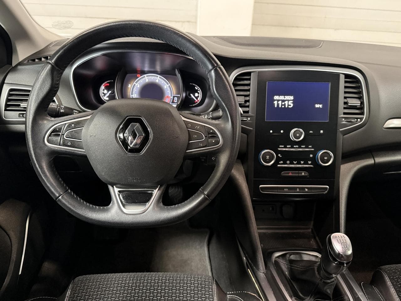 2017 Renault MEGANE - 15