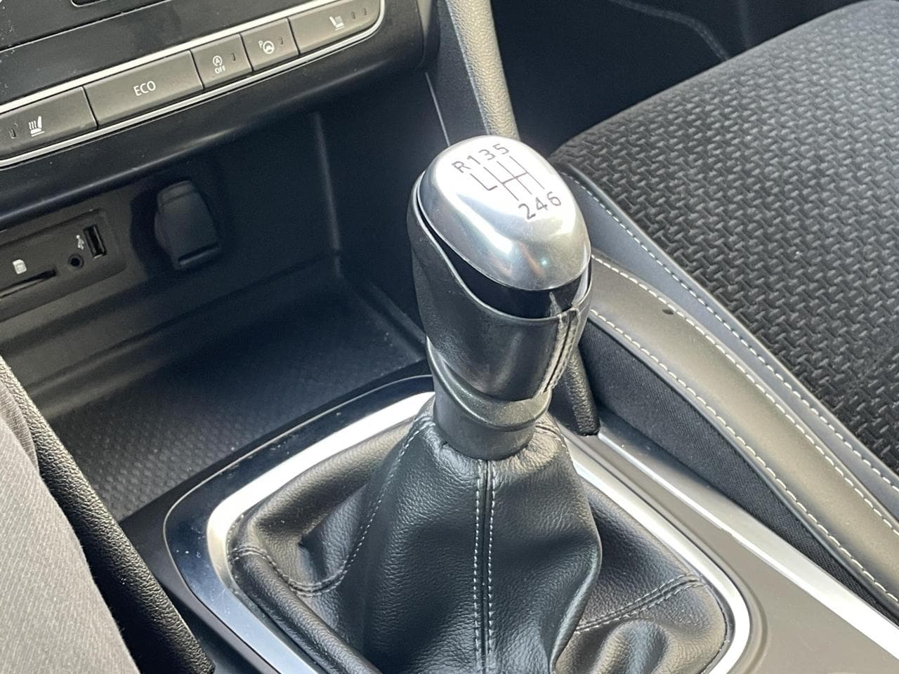 2018 Renault Megane - 15