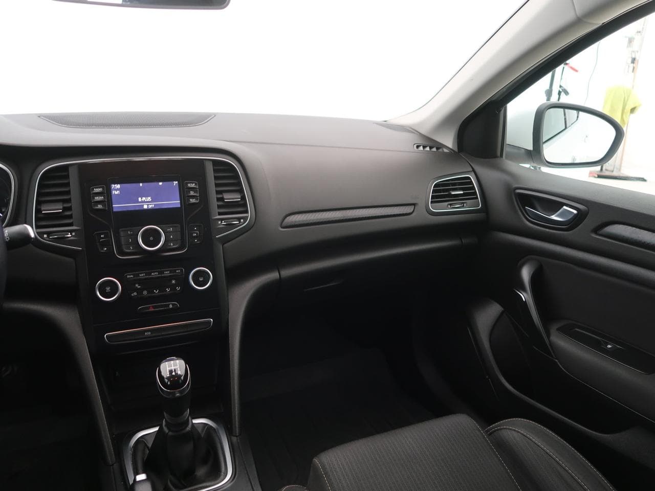 2017 Renault MEGANE - 11
