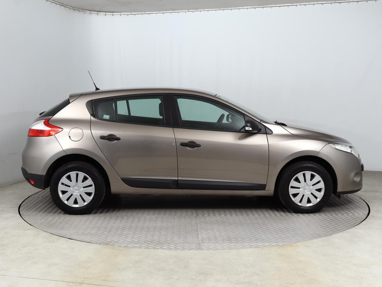 2011 Renault MEGANE - 8