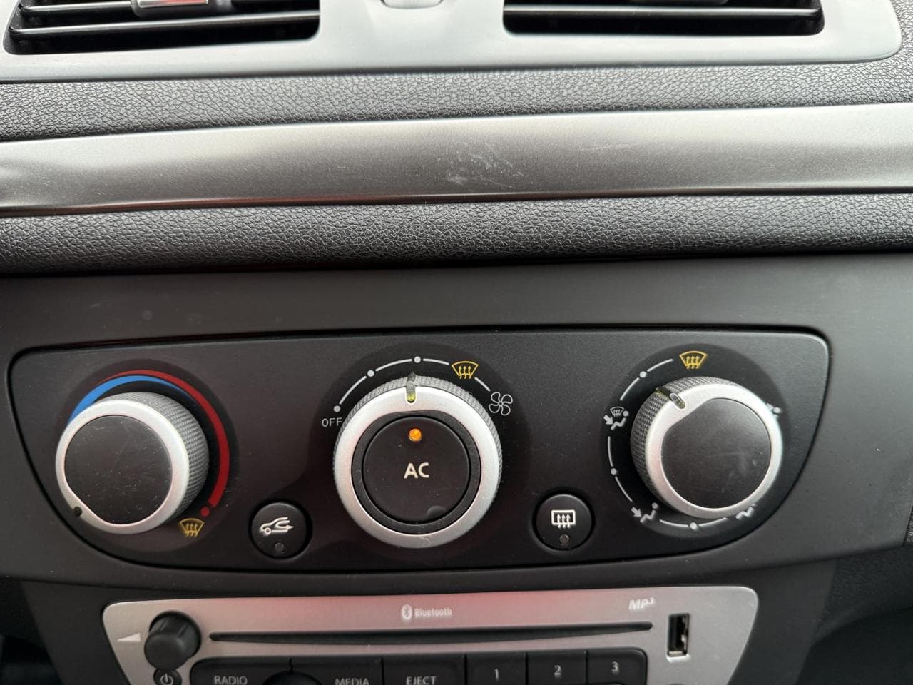 2014 Renault MEGANE - 15