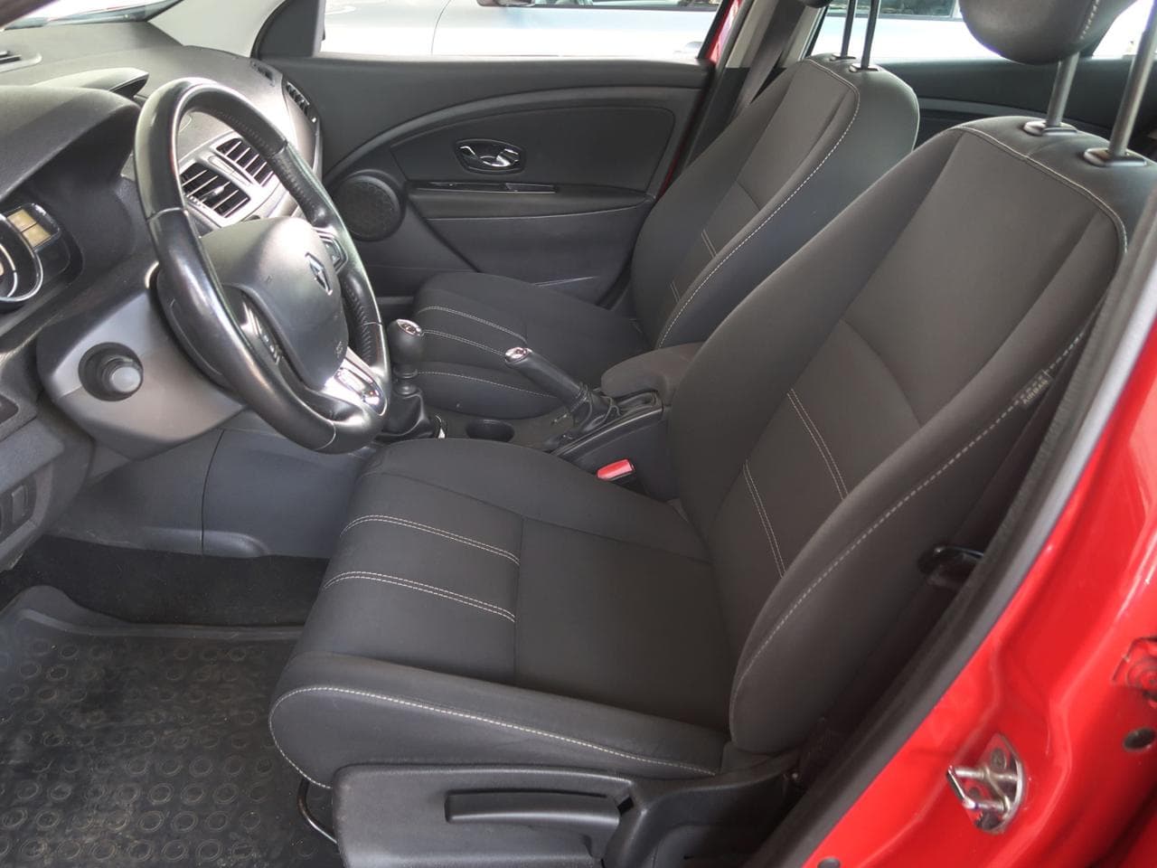 2014 Renault MEGANE - 16