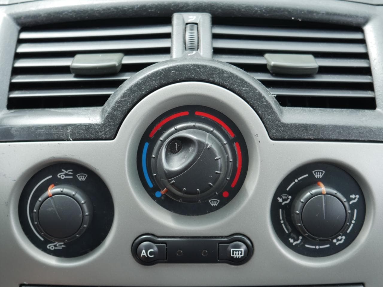 2004 Renault MEGANE - 14