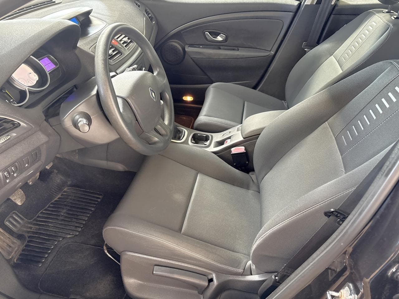 2009 Renault MEGANE - 9