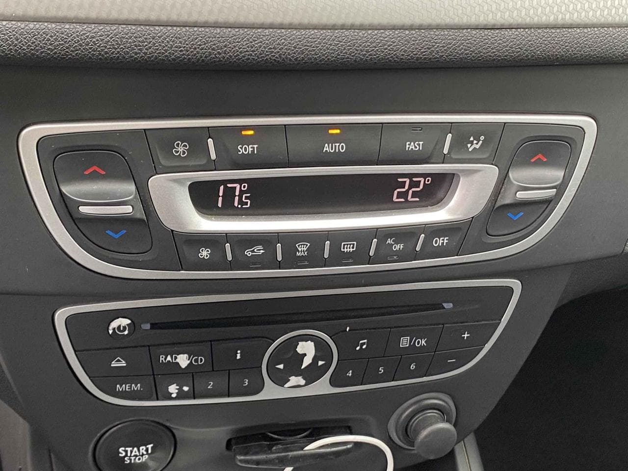 2010 Renault MEGANE - 17