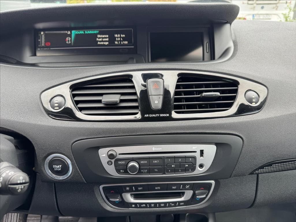 2013 Renault MEGANE - 18