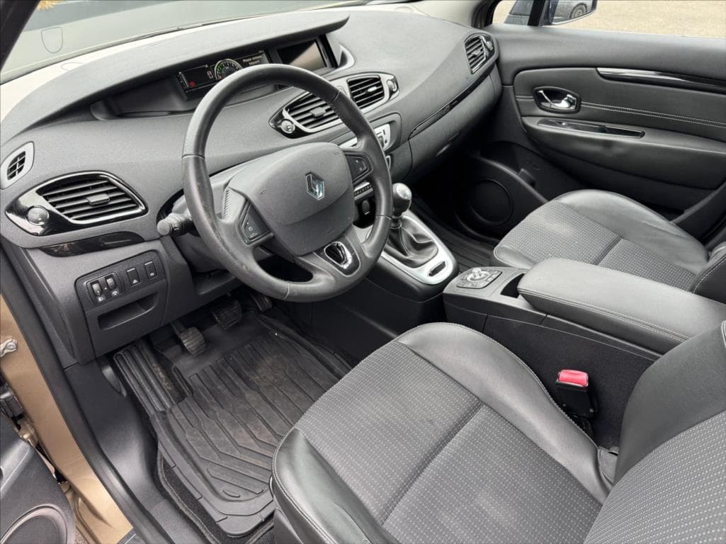 2013 Renault MEGANE - 13