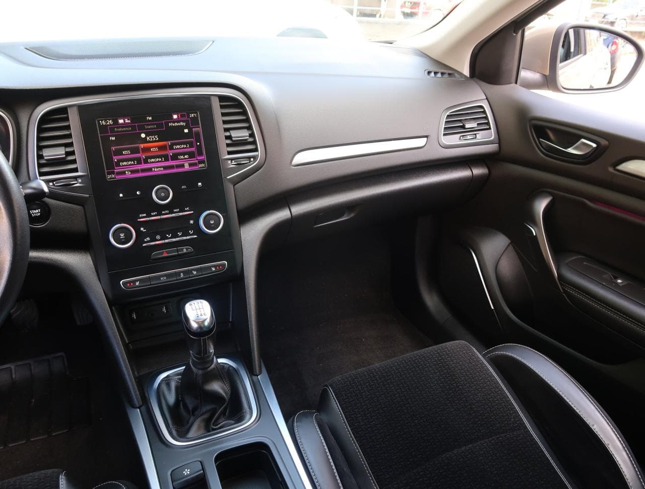 2016 Renault MEGANE - 11