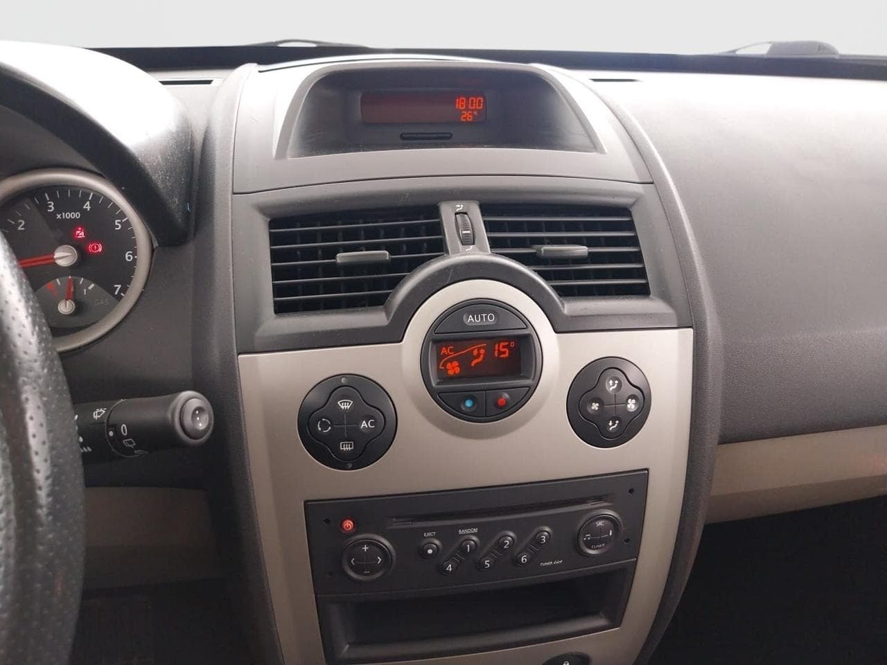 2003 Renault MEGANE - 18