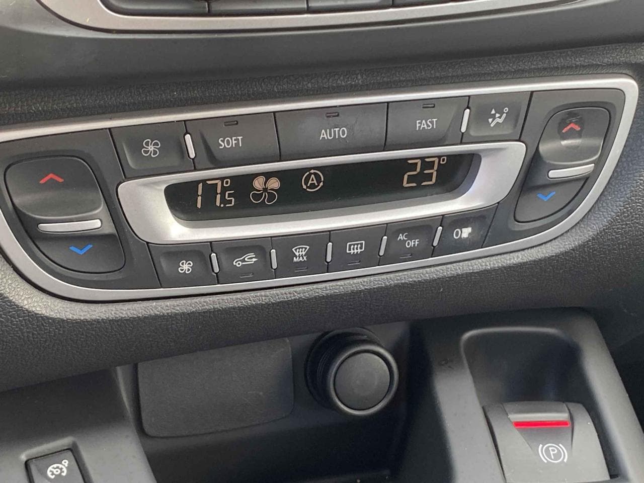 2013 Renault MEGANE - 14