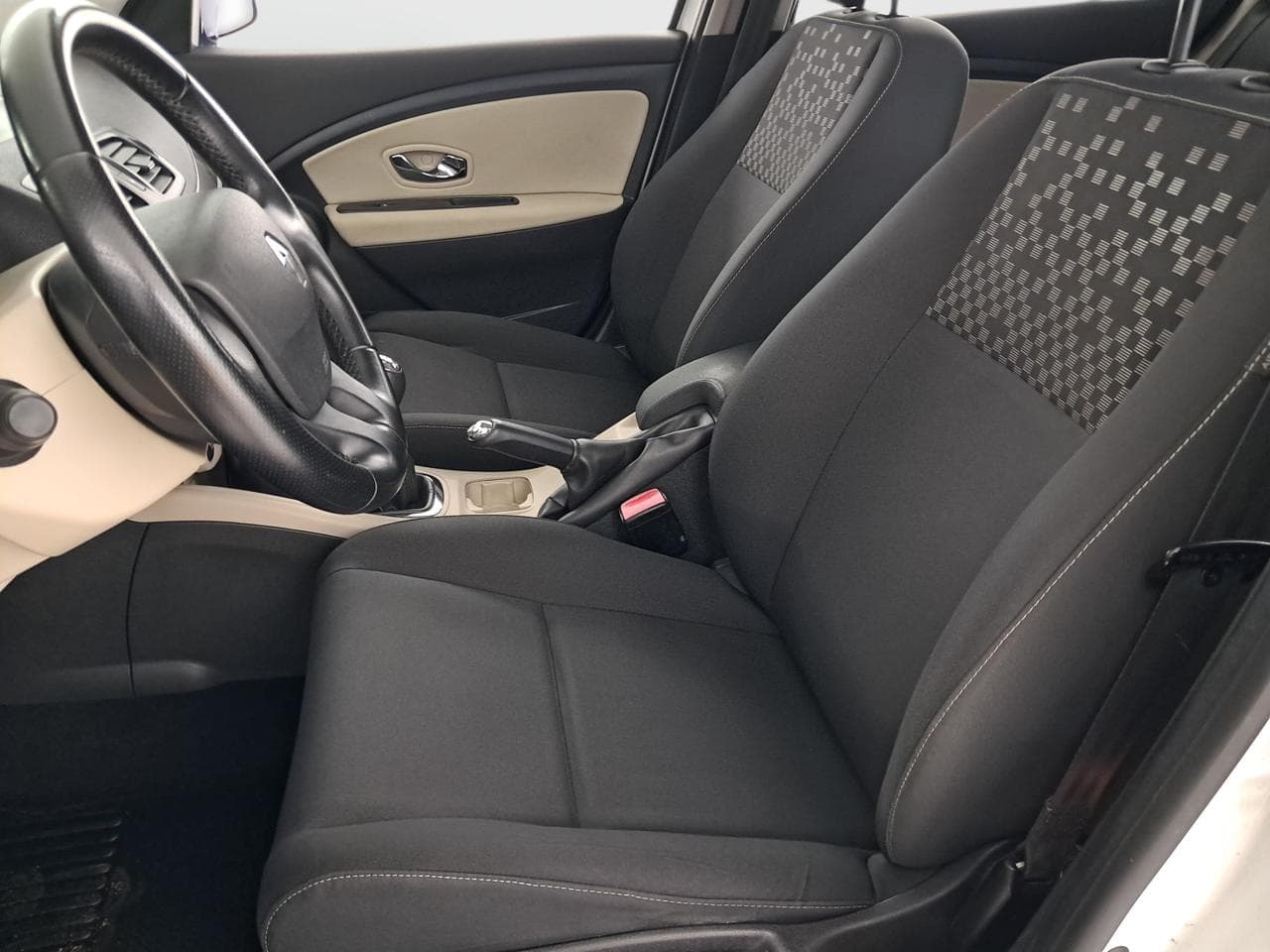 2012 Renault MEGANE - 16