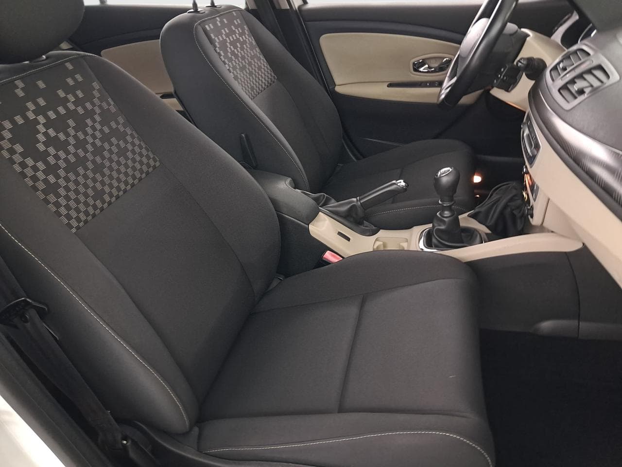 2012 Renault MEGANE - 12