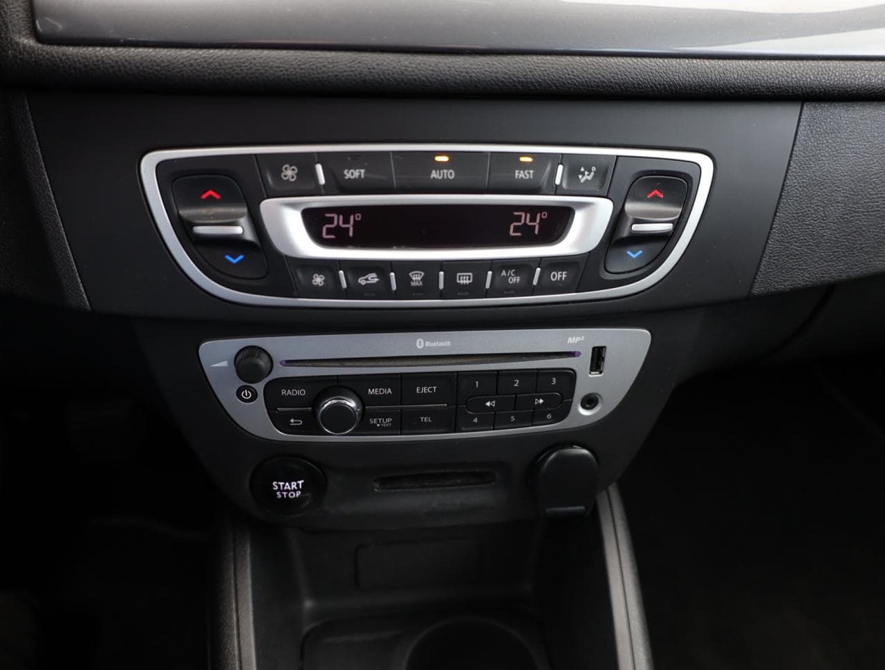 2016 Renault MEGANE - 16