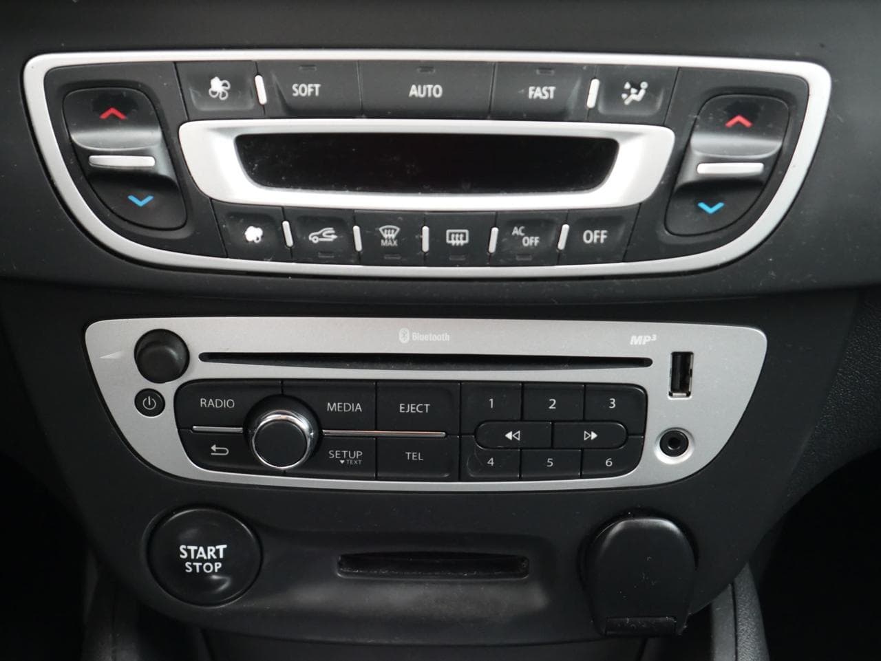 2014 Renault MEGANE - 12