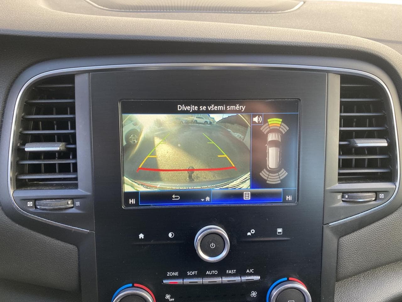 2020 Renault Megane - 17