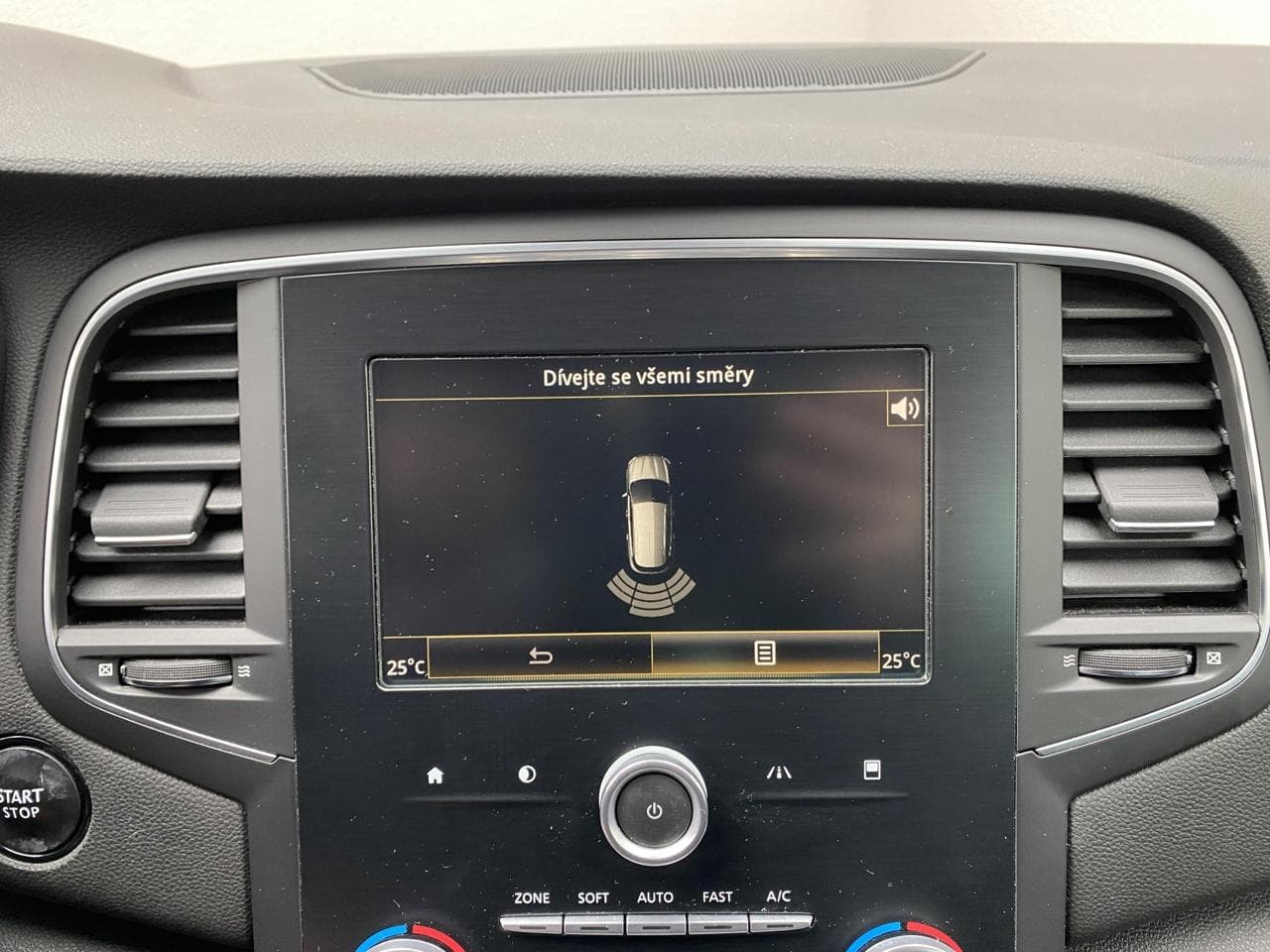 2018 Renault MEGANE - 16