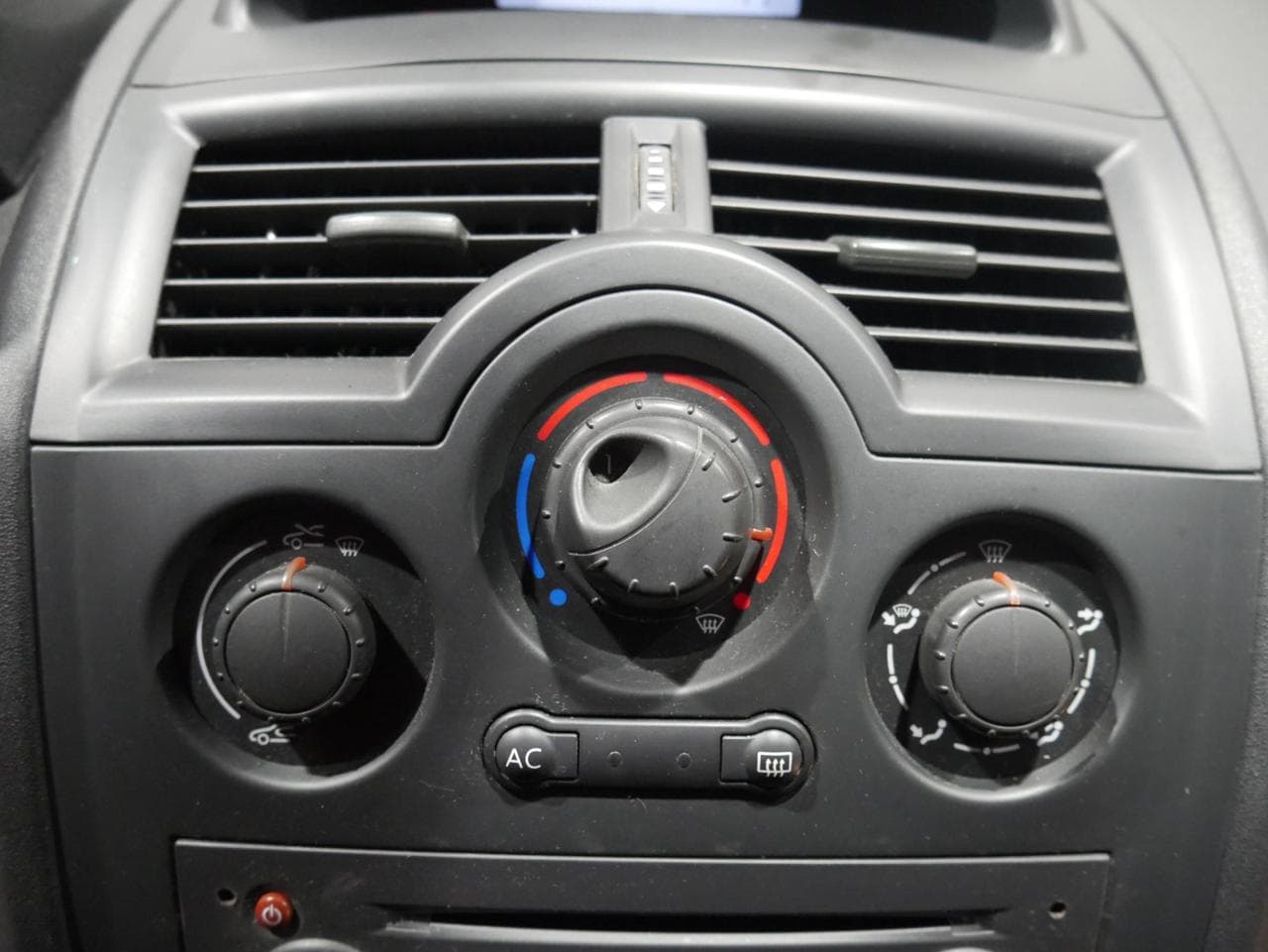 2006 Renault Megane - 12