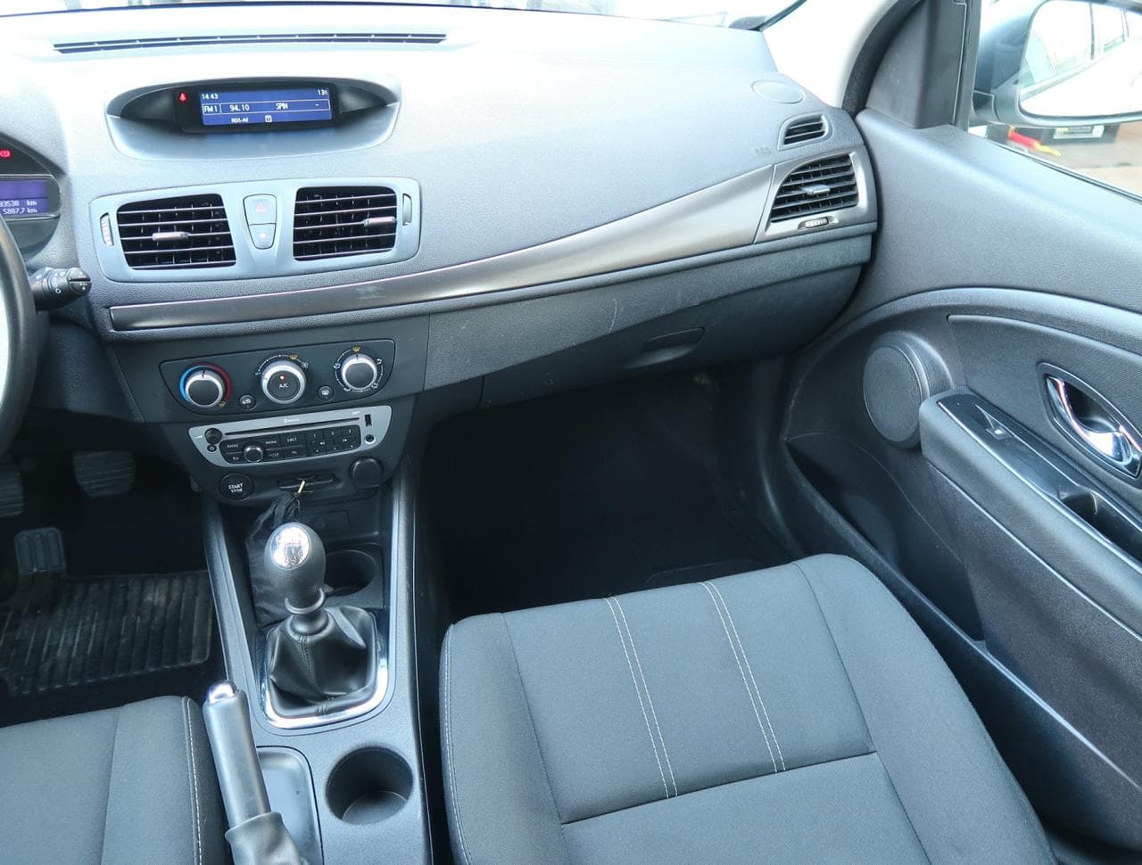 2015 Renault MEGANE - 11