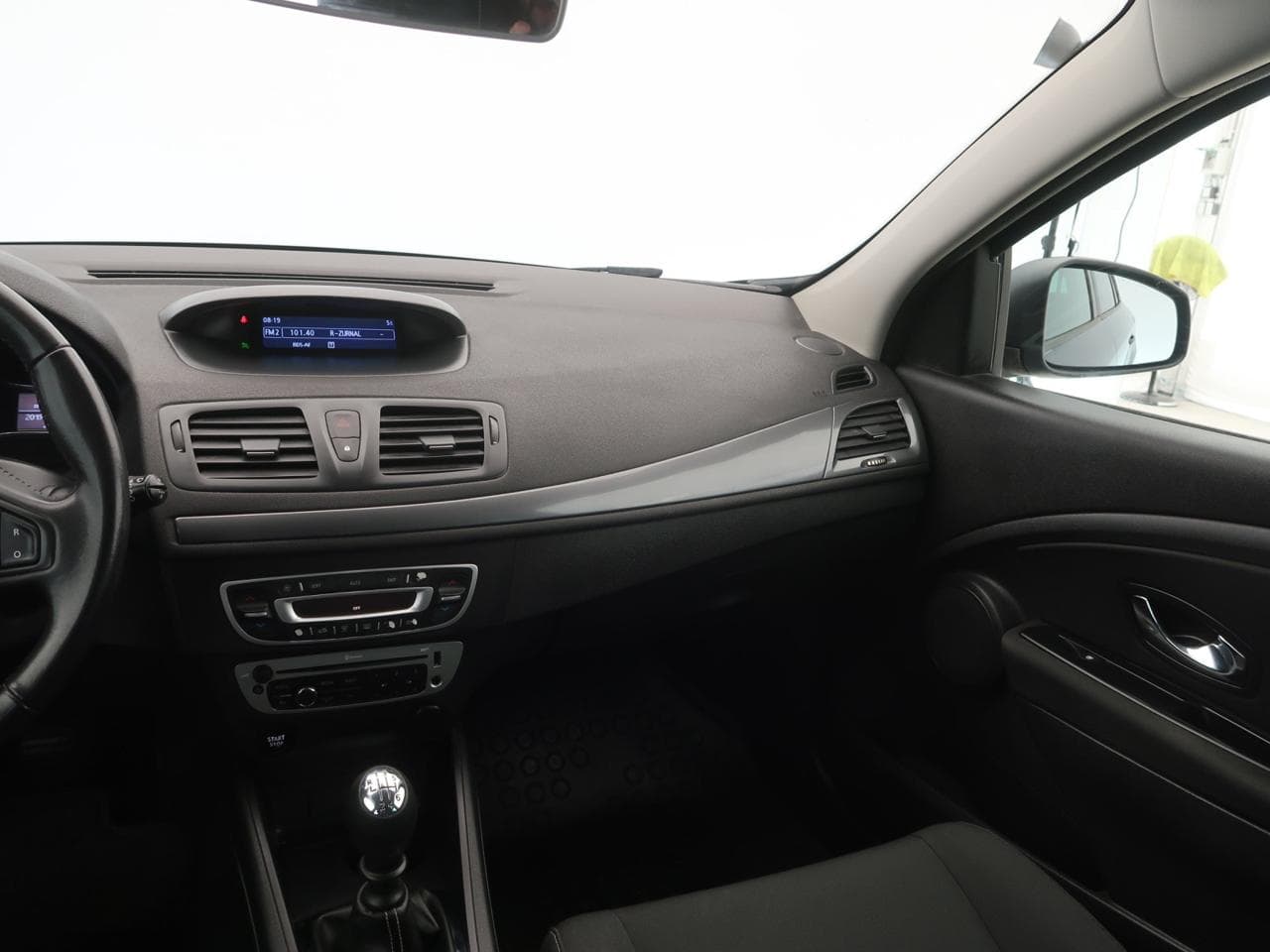 2016 Renault Megane - 11