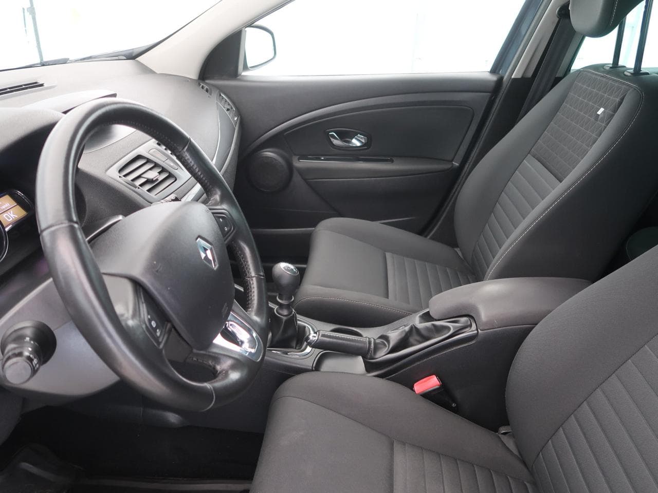 2016 Renault Megane - 16