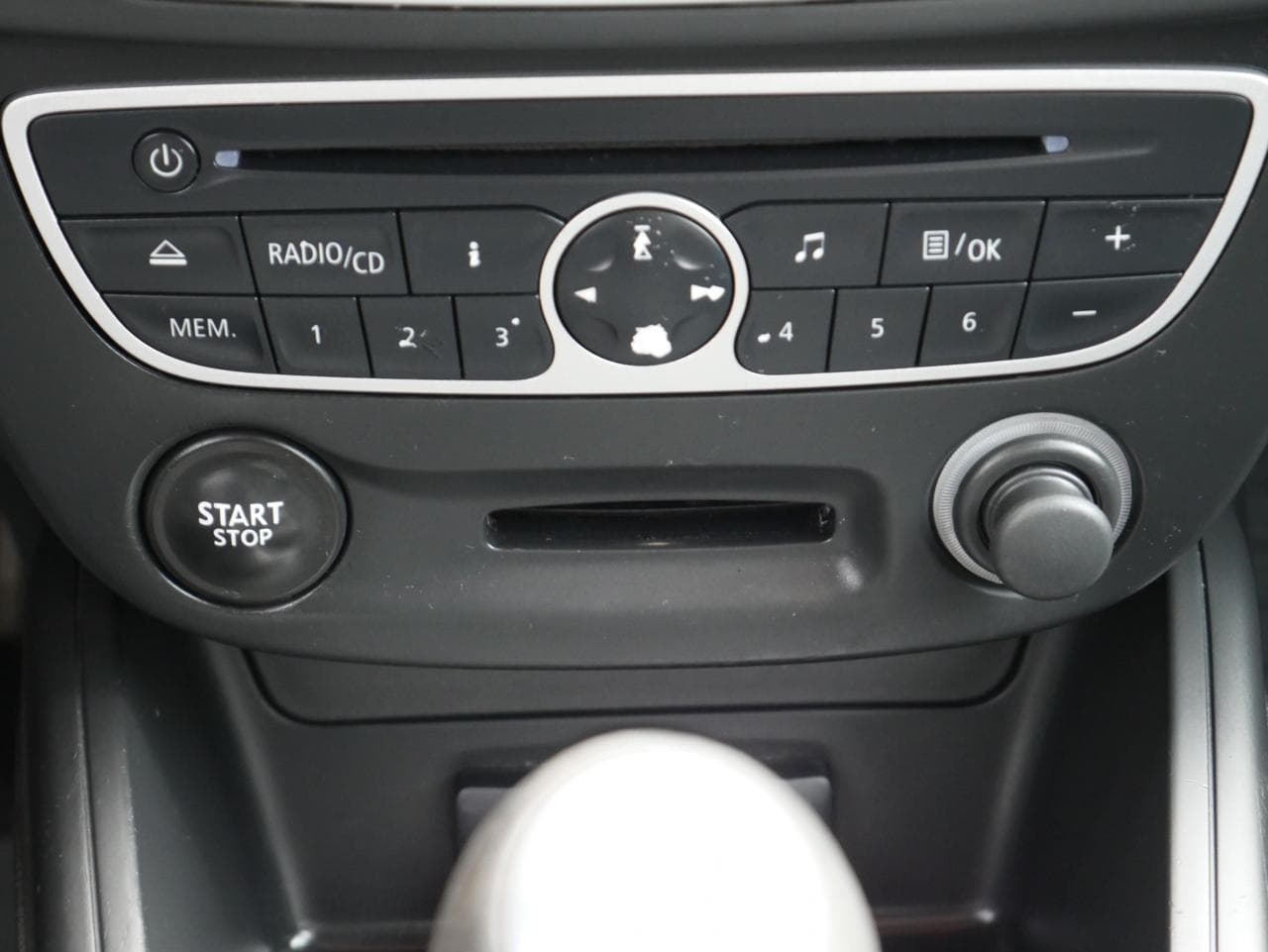 2011 Renault MEGANE - 12