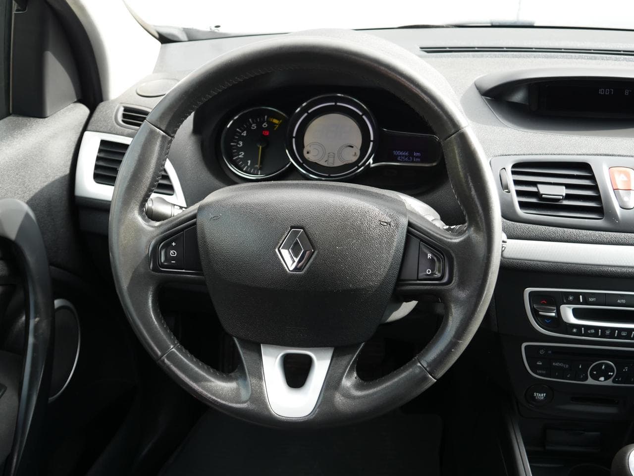 2011 Renault MEGANE - 13
