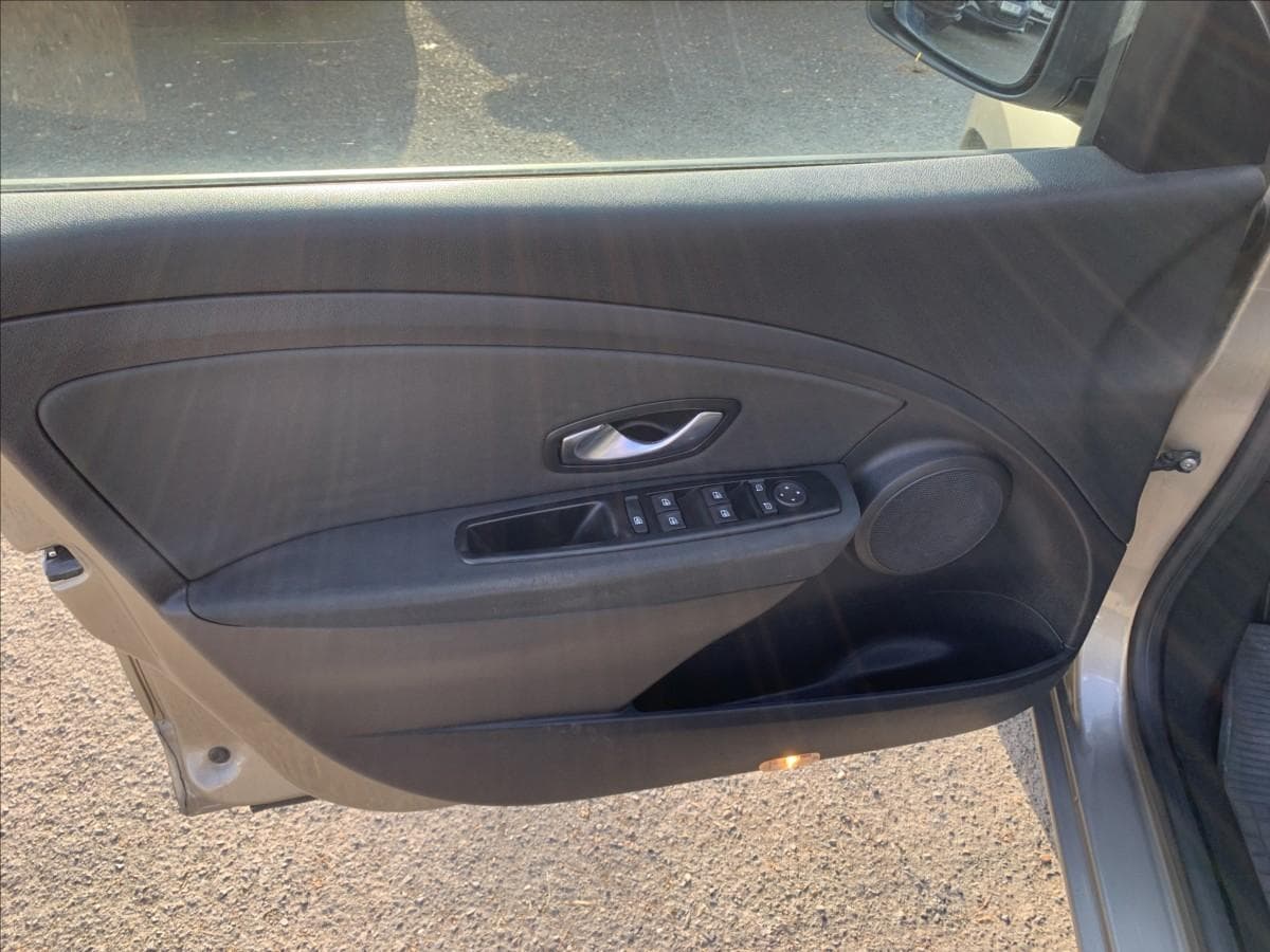 2010 Renault Megane - 23