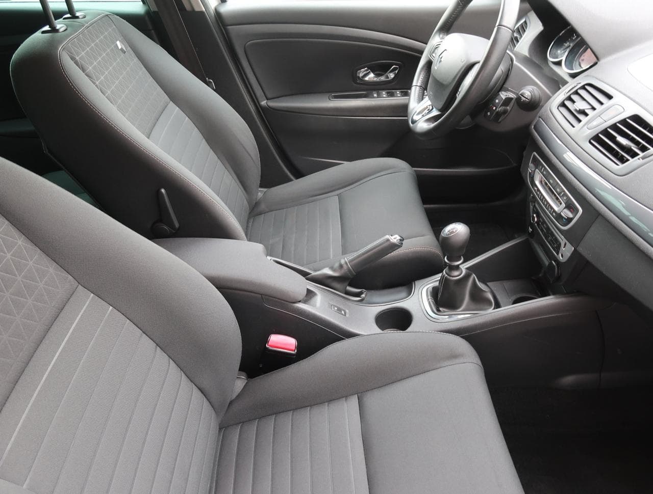 2016 Renault Megane - 23