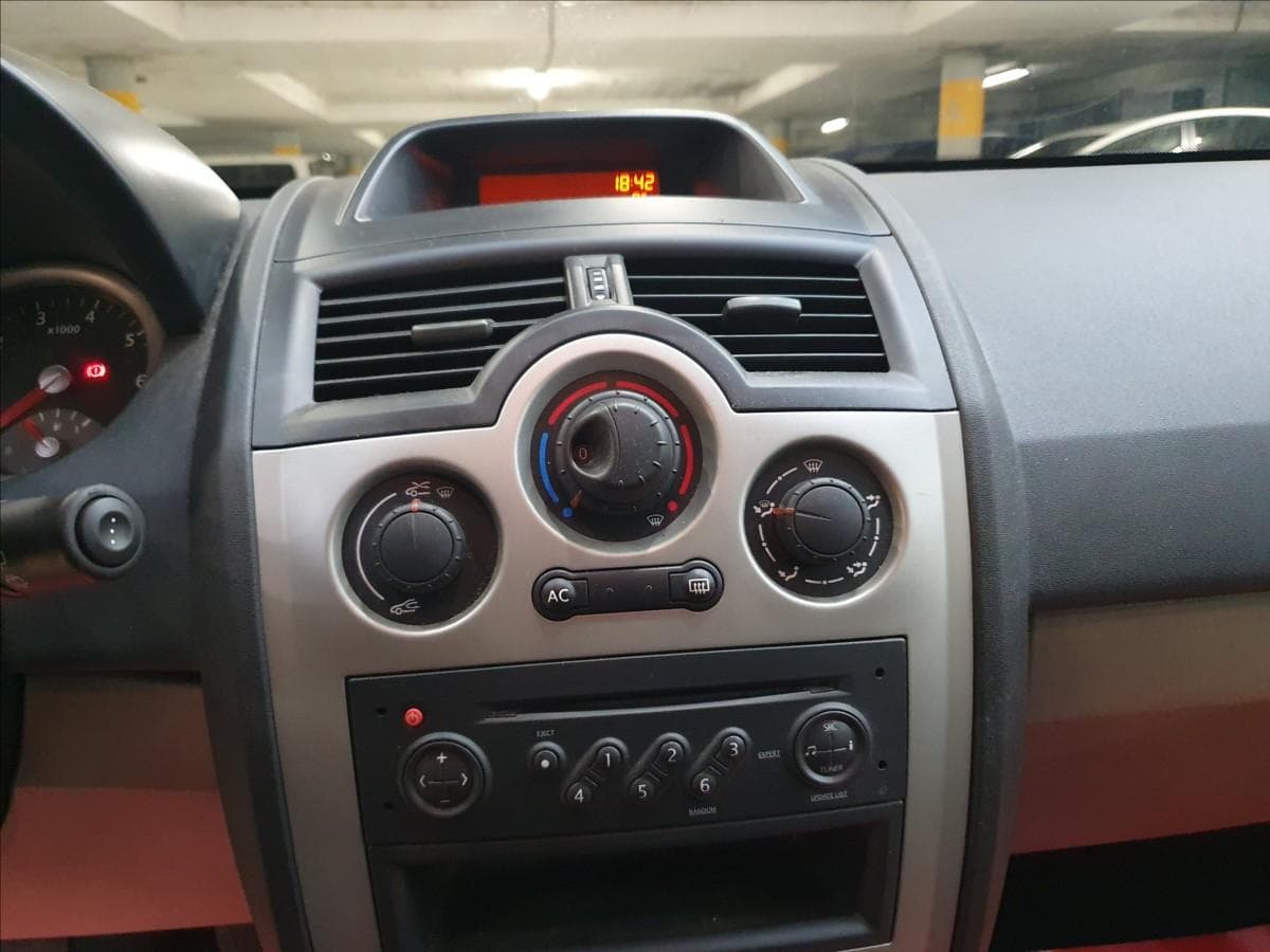 2005 Renault MEGANE - 10