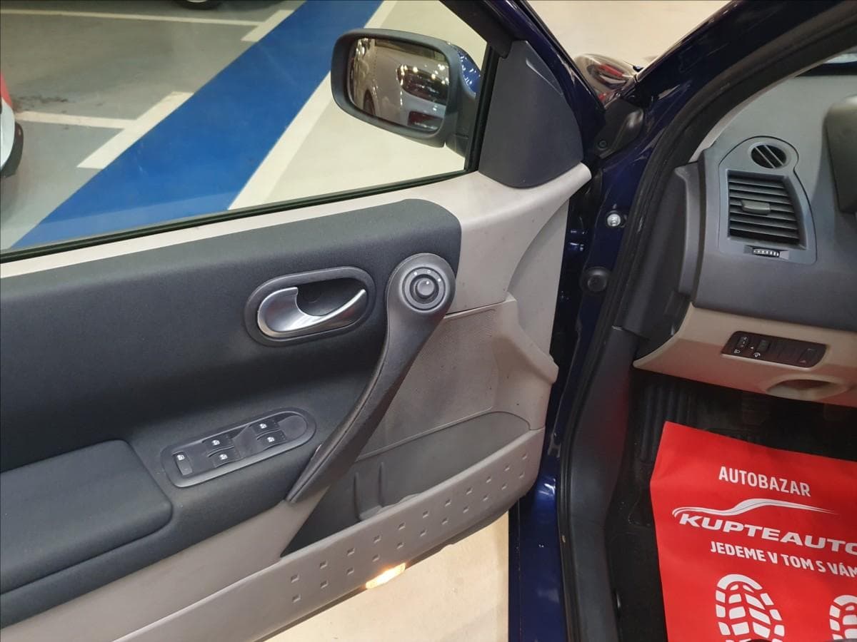 2005 Renault MEGANE - 6