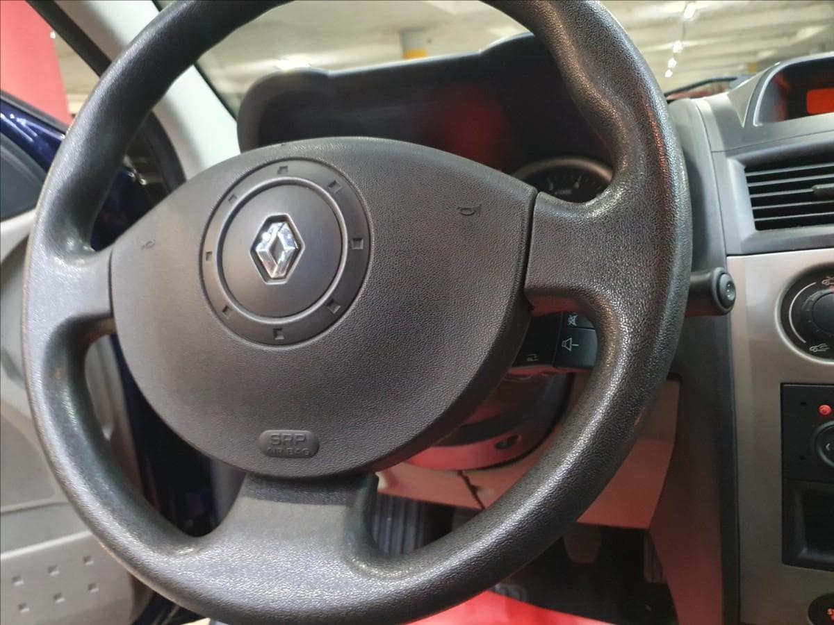 2005 Renault MEGANE - 11