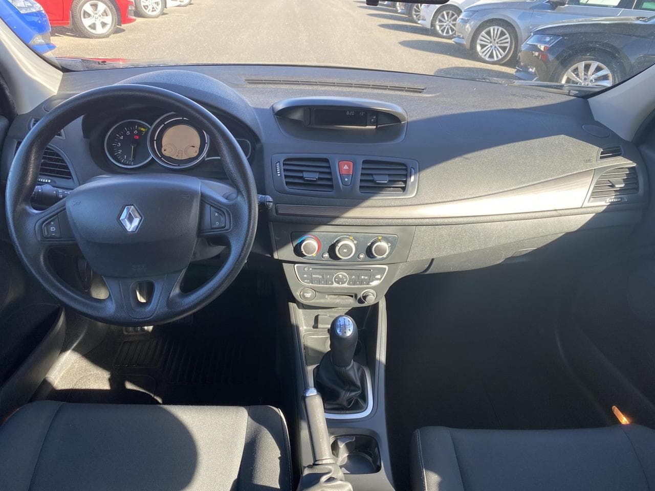 2010 Renault MEGANE - 11