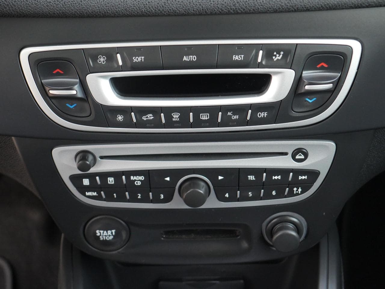 2011 Renault MEGANE - 19