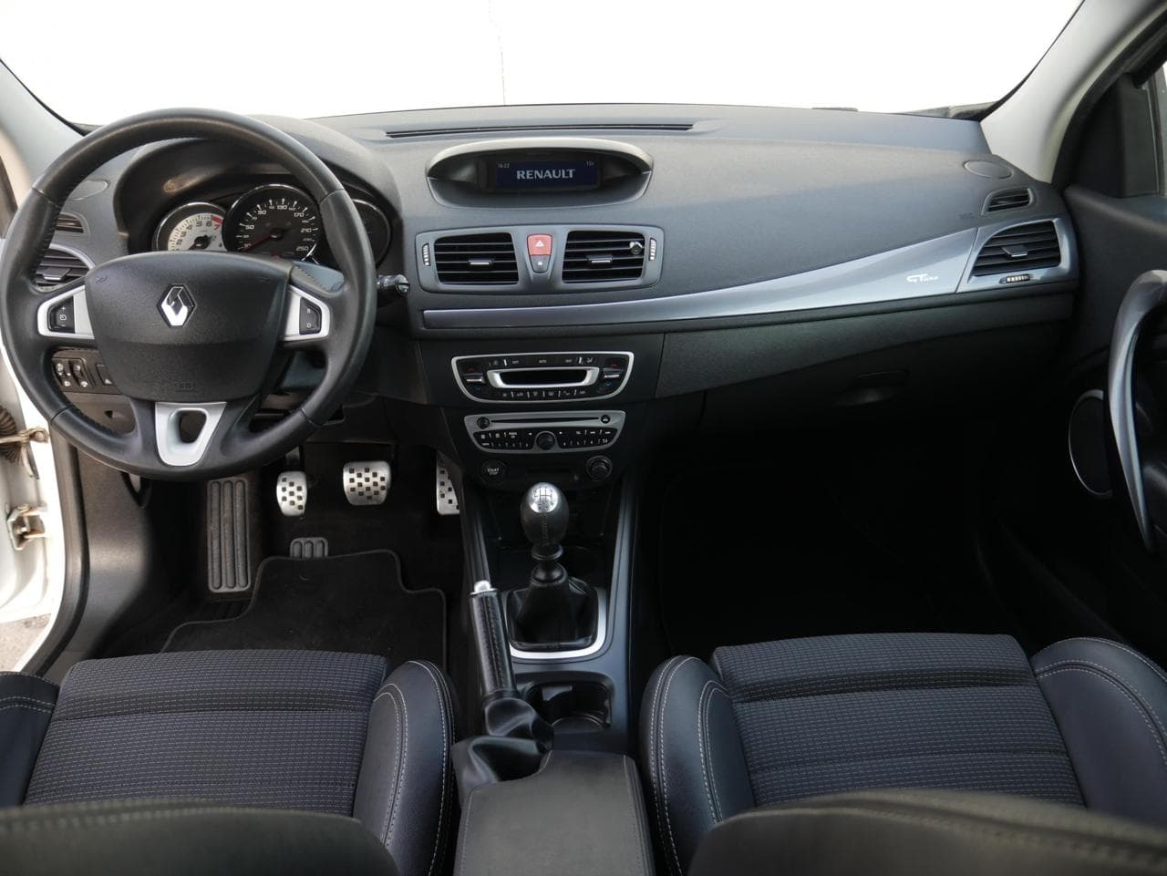 2011 Renault MEGANE - 12