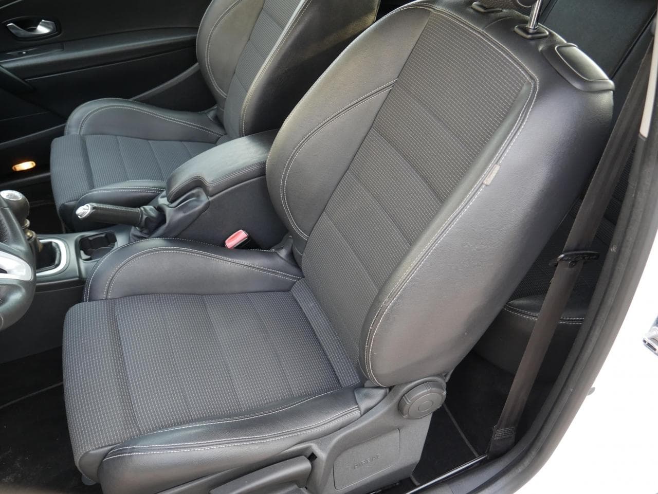 2011 Renault MEGANE - 14
