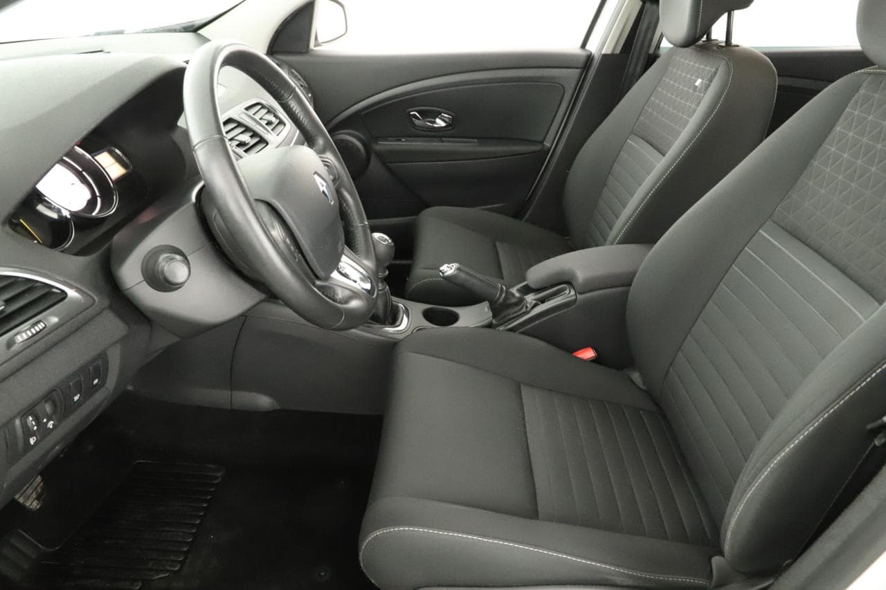 2016 Renault MEGANE - 16