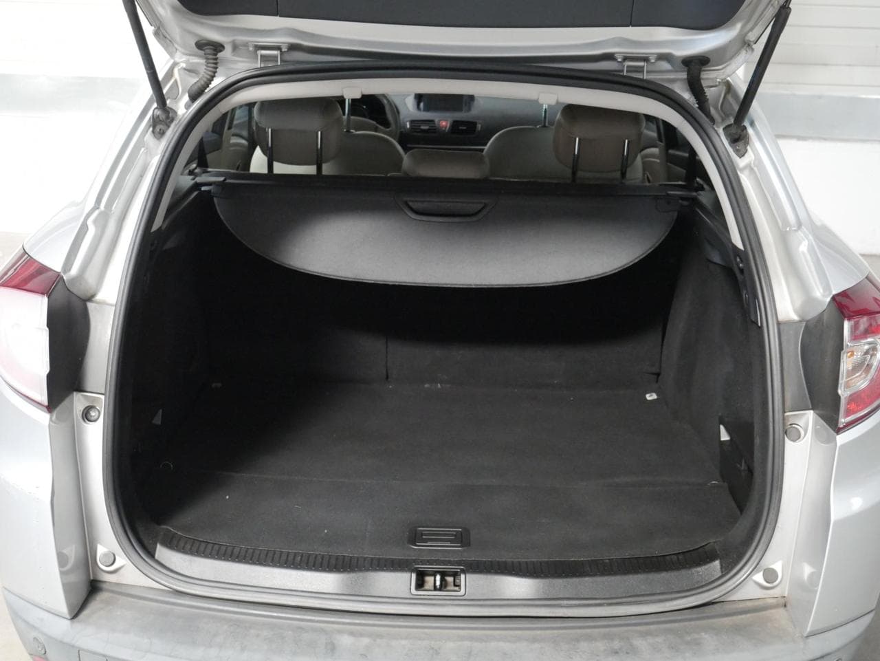 2010 Renault MEGANE - 11