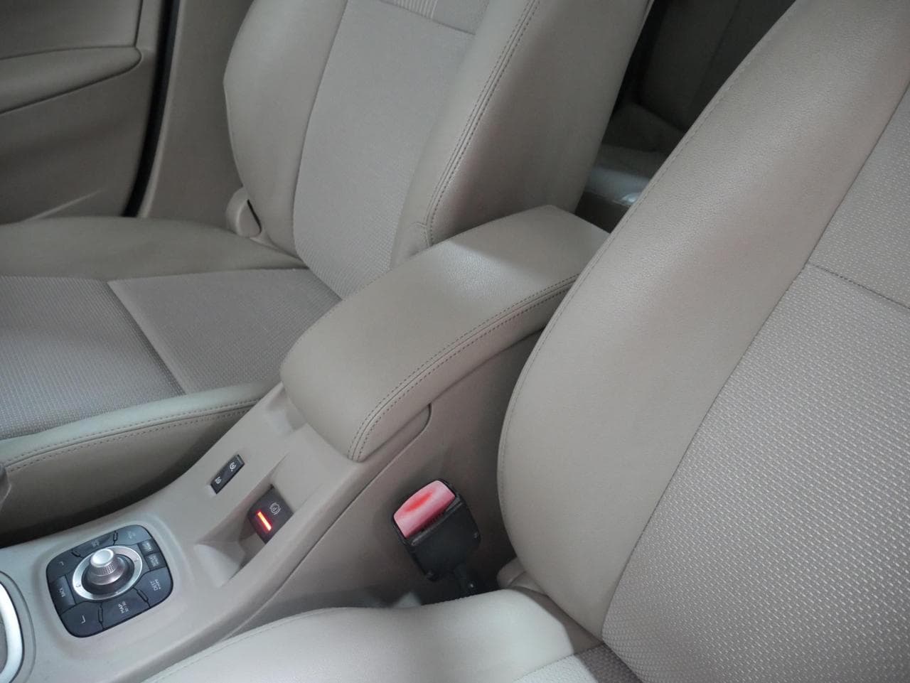 2010 Renault MEGANE - 30